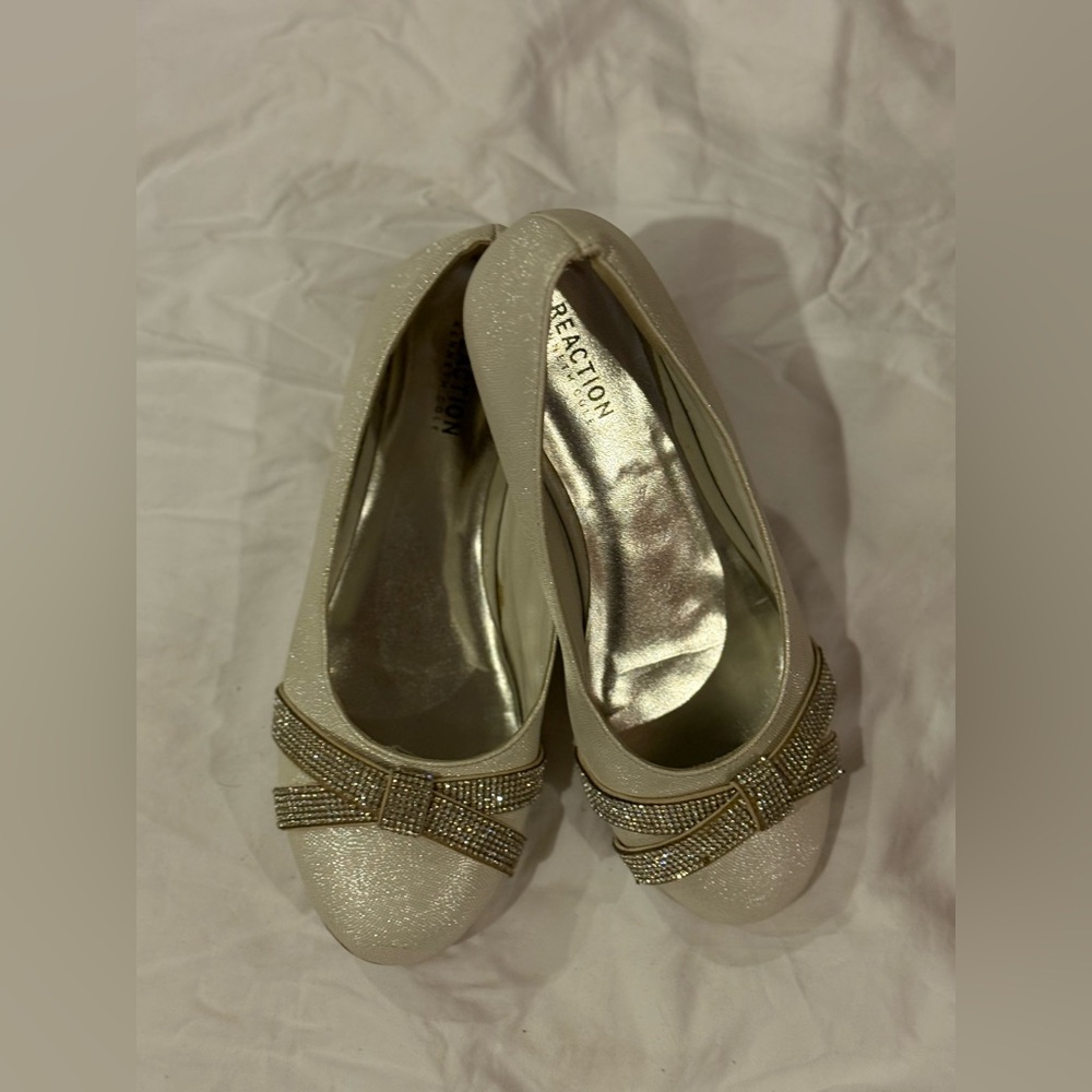Kenneth Cole Reaction Women's Glittering Silver Loafer flats